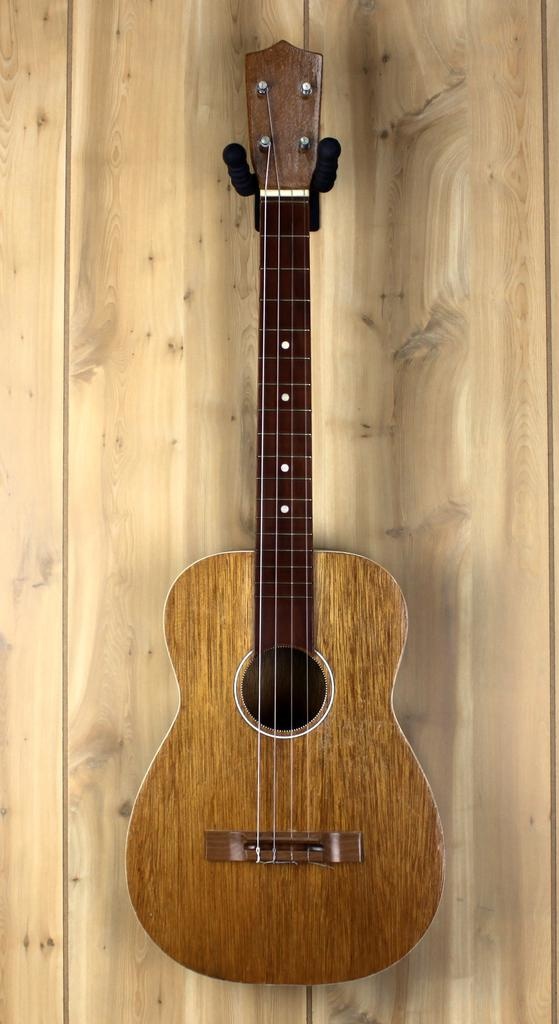 Harmony Used Harmony Baritone Ukulele w/Case B's Music Shop