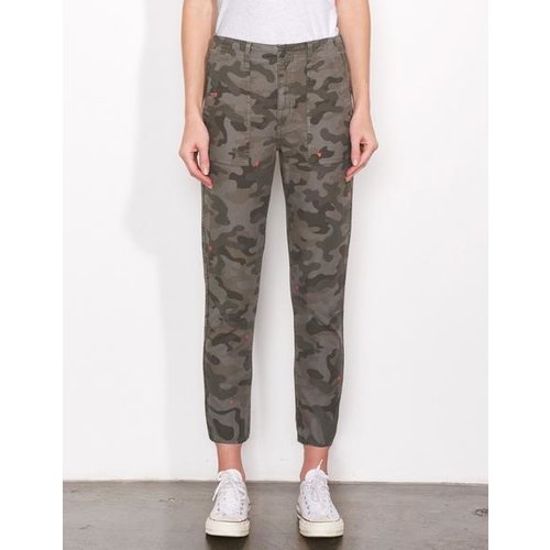SUNDRY SUNDRY CAMO HEART PANTS SUNDRY SUNDRY CAMO HEART PANTS