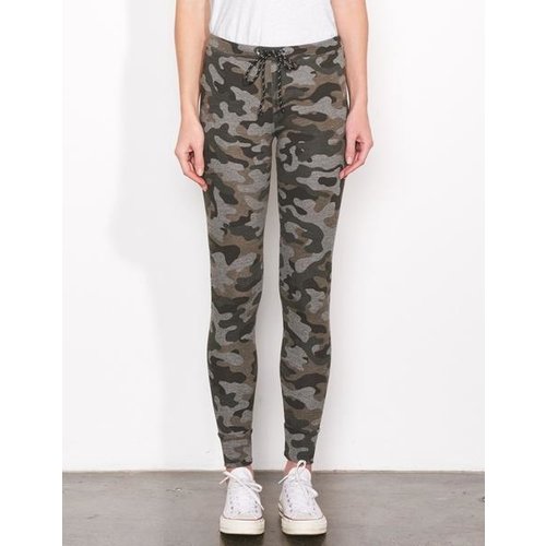 SUNDRY SUNDRY CAMO SKINNY SWEATPANT SUNDRY SUNDRY CAMO SKINNY SWEATPANT