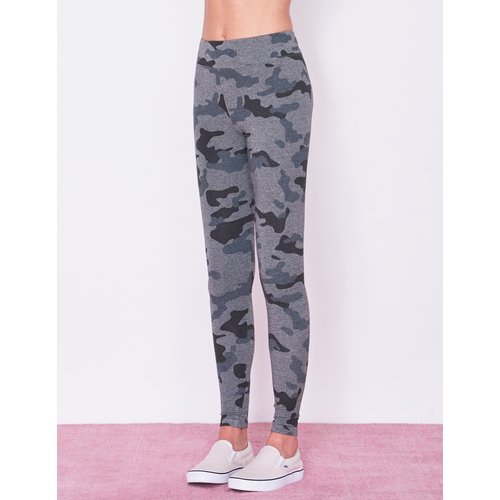 SUNDRY SUNDRY CAMO STAR HEART YOGA PANTS SUNDRY SUNDRY CAMO STAR HEART YOGA PANTS