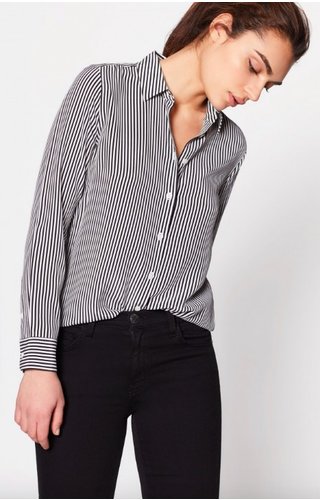 EQUIPMENT EQUIPMENT ESSENTIAL SILK SHIRT EQUIPMENT EQUIPMENT ESSENTIAL SILK SHIRT