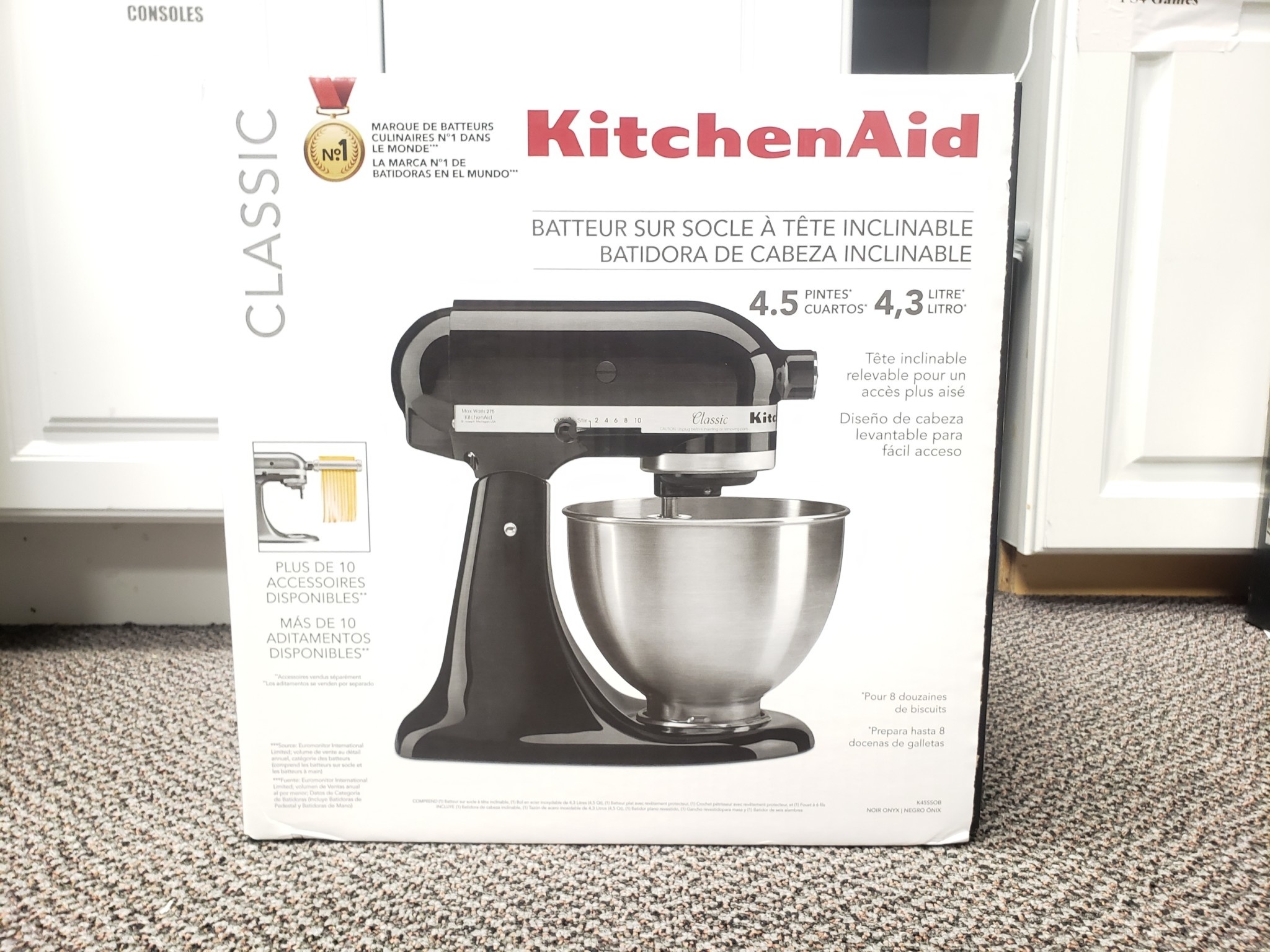 New In Box Kitchenaid Classic 4 5qt Mixer Black K45ssob