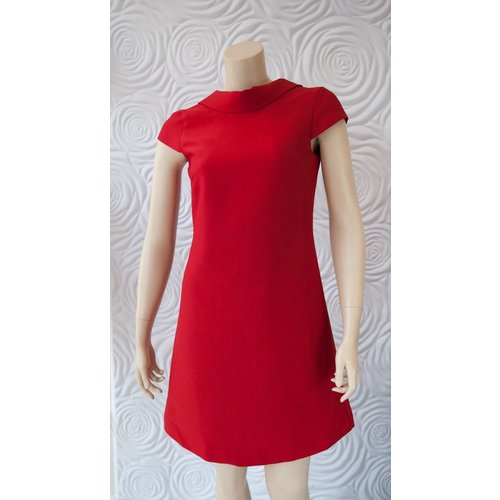 Camilyn Beth Camilyn Beth High Neck Line Dress Camilyn Beth Camilyn Beth High Neck Line Dress