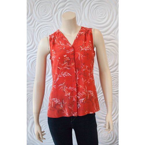 Ecru Ecru Perfect Little Basic Acanthus Floral Top Ecru Ecru Perfect Little Basic Acanthus Floral Top