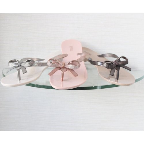 Melissa Shoes Melissa Sandal with Bow Detail Melissa Shoes Melissa Sandal with Bow Detail