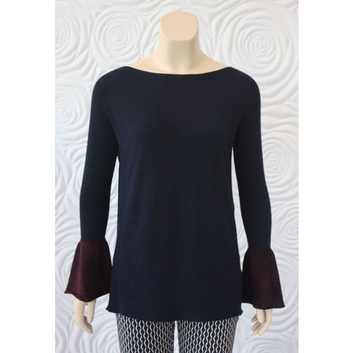 D Exterior D Exterior Sweater Top with Wrist Detail in Navy D Exterior D Exterior Sweater Top with Wrist Detail in Navy