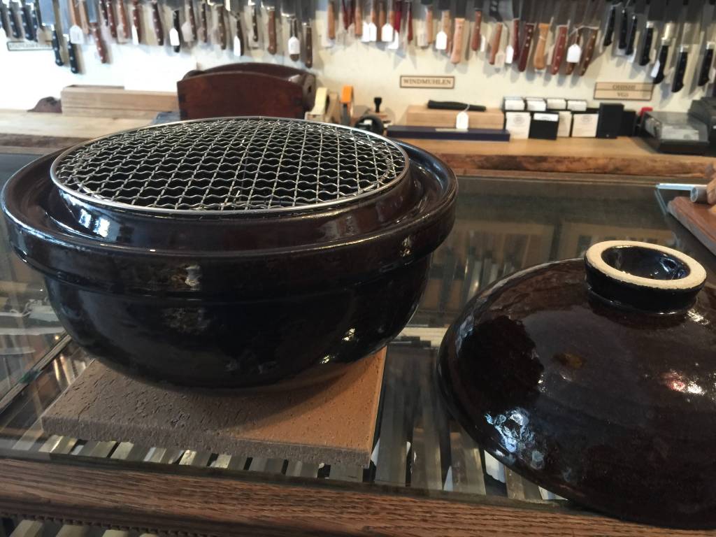 Nagatanien Ibushi Gin Smoker Donabe Bernal Cutlery