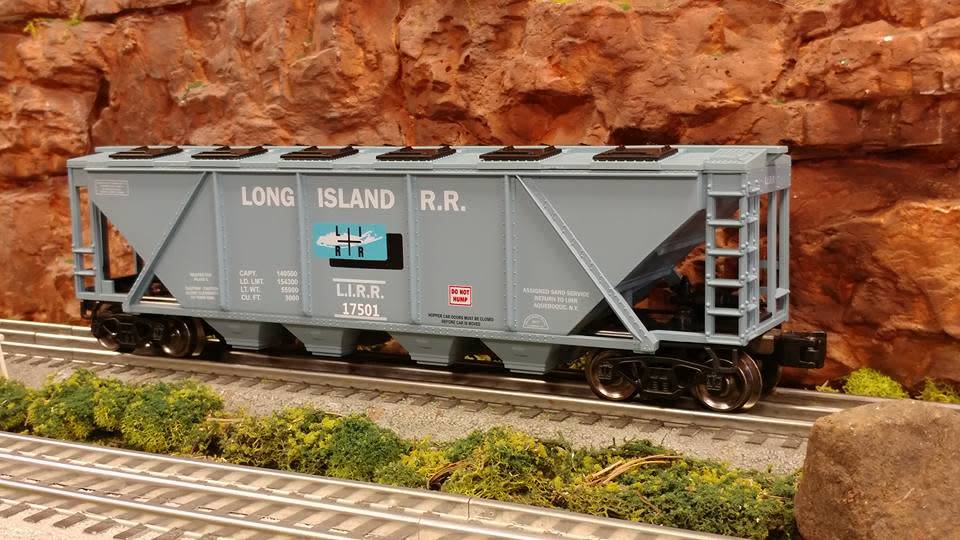 RMT96311 Long Island Covered Hopper Car HENNING'S TRAINS