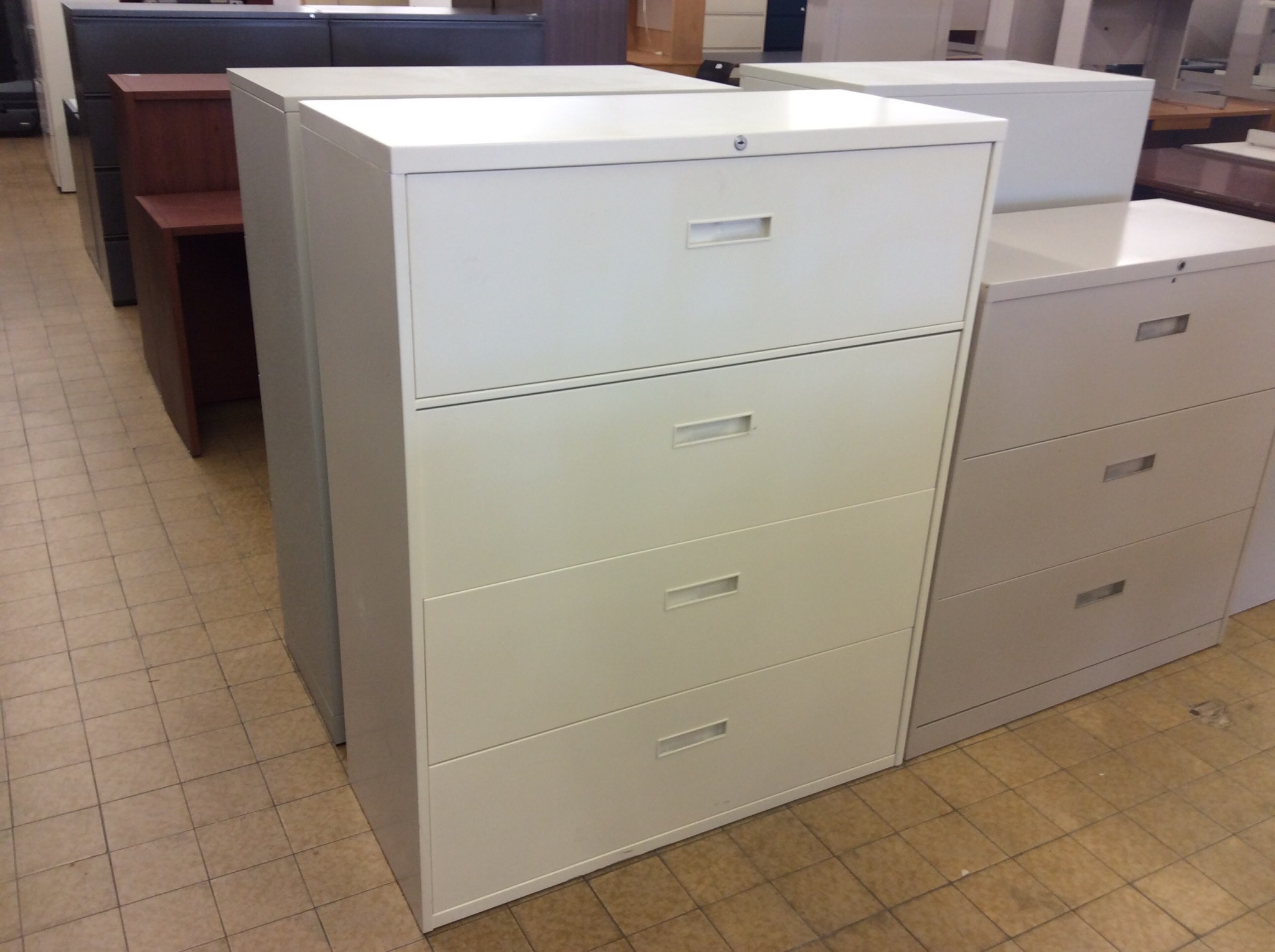18x42x52 1 2 Beige 4 Drawer Lateral File Cabinet 10 10 19 Nd