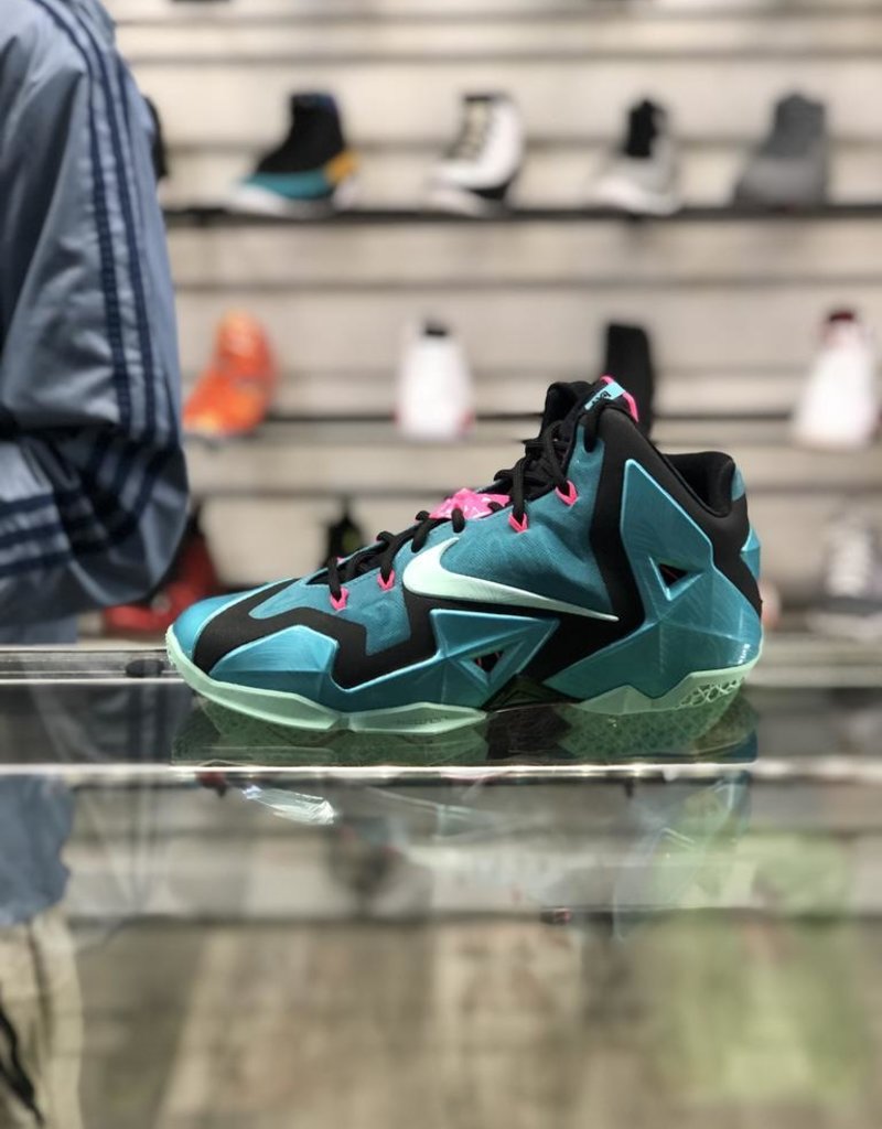 nike lebron 11