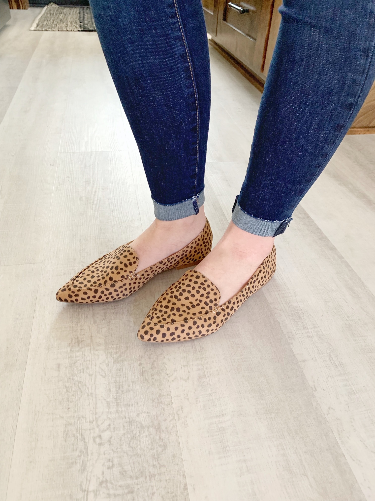 marc fisher cheetah flats