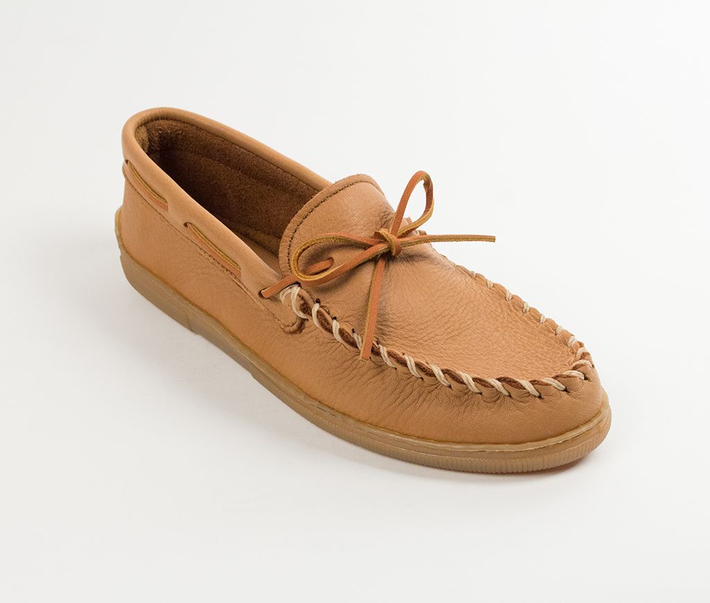 minnetonka women's moosehide classic