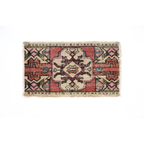 Handmade Vintage Turkish Kilim Rug - Red and White Handmade Vintage Turkish Kilim Rug - Red and White