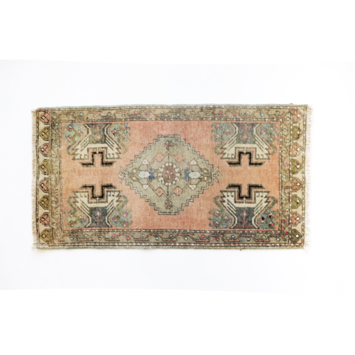 Handmade Vintage Turkish Kilim Rug - Coral and Green Handmade Vintage Turkish Kilim Rug - Coral and Green
