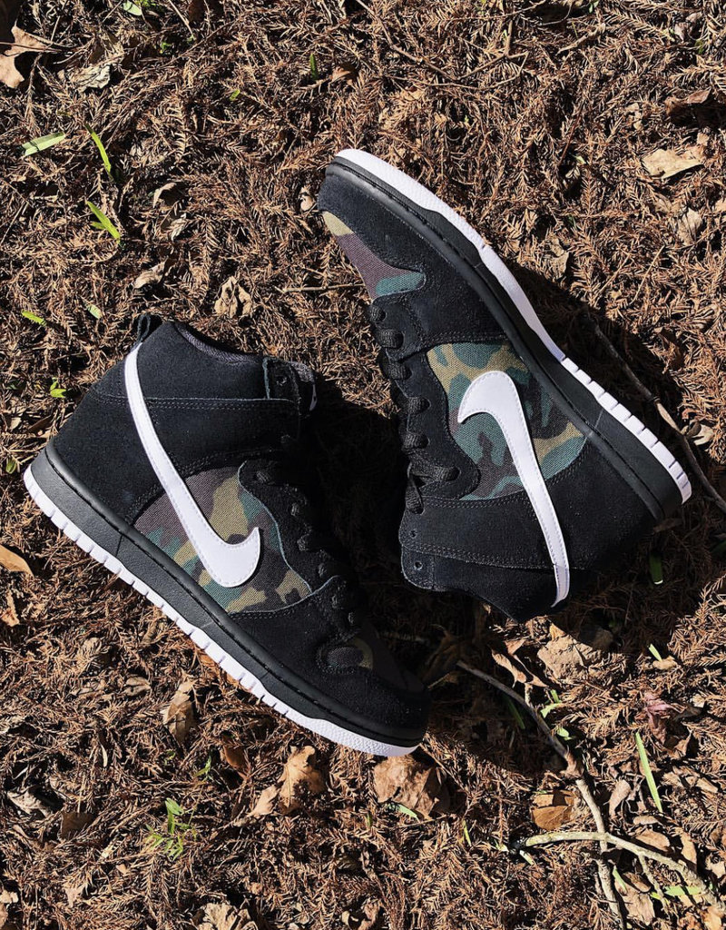 stock x camo dunks
