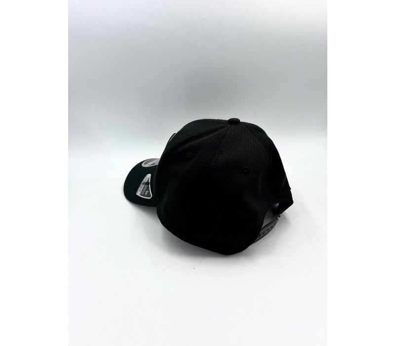 BLACK PIVOT HAT