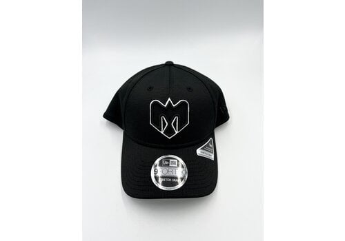 New Era BLACK PIVOT HAT