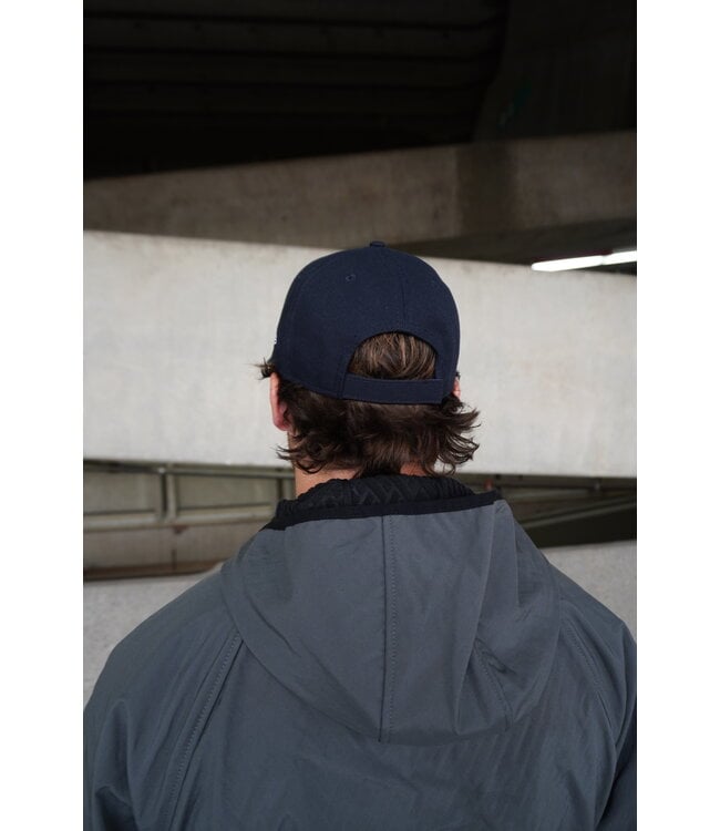 940 NAVY VELCRO - WHITE AND BLUE CREST