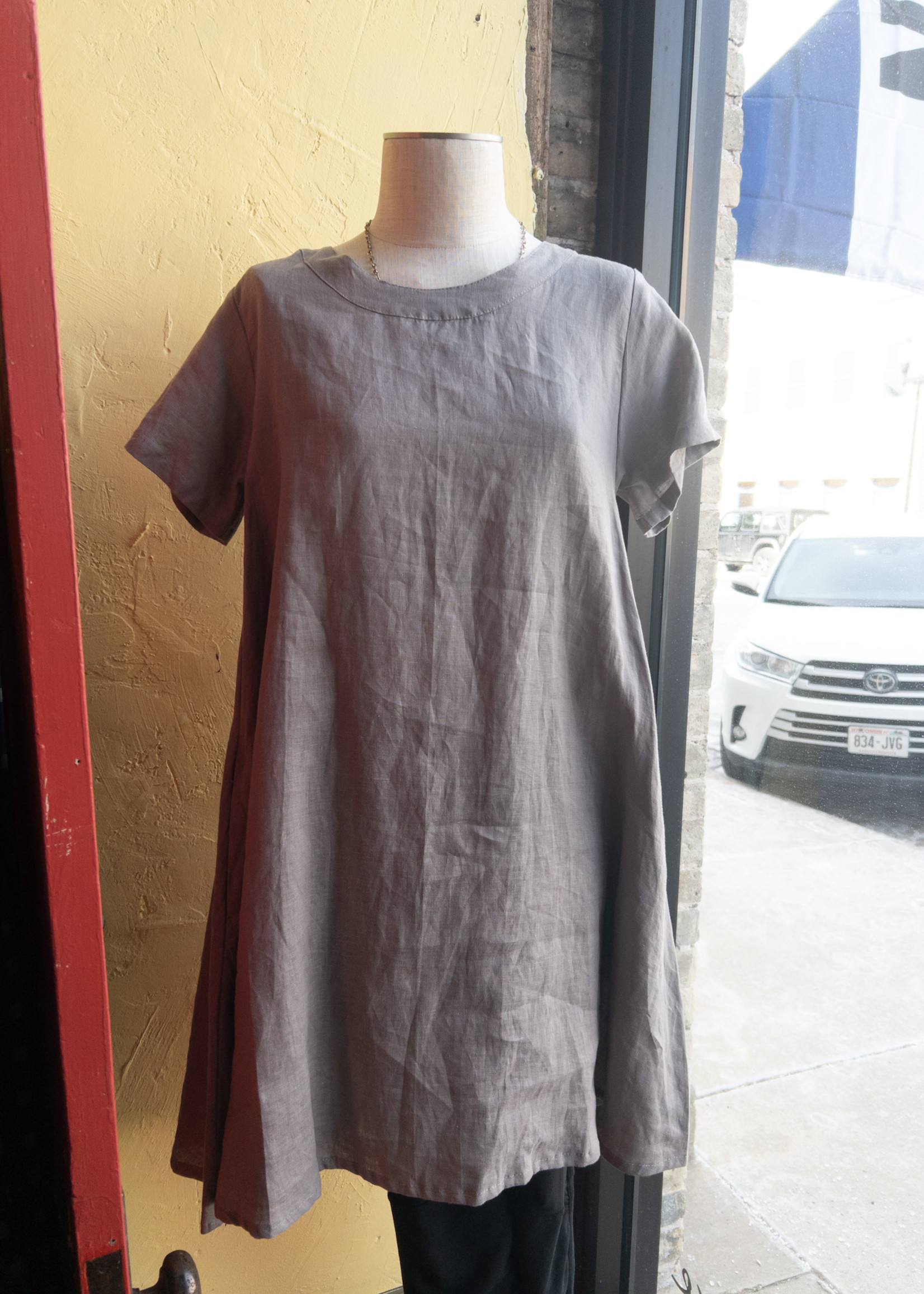 Linen Trapeze Dress - Daiseye