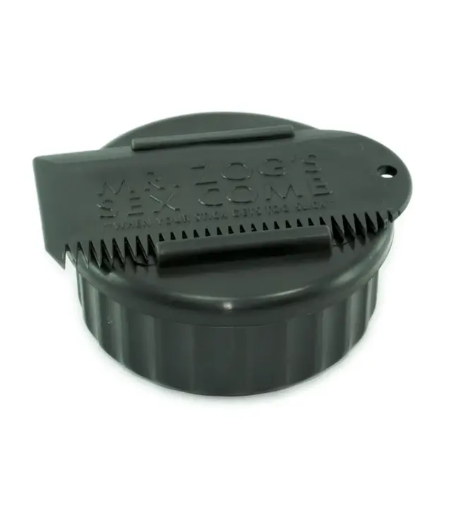 Wax container with comb