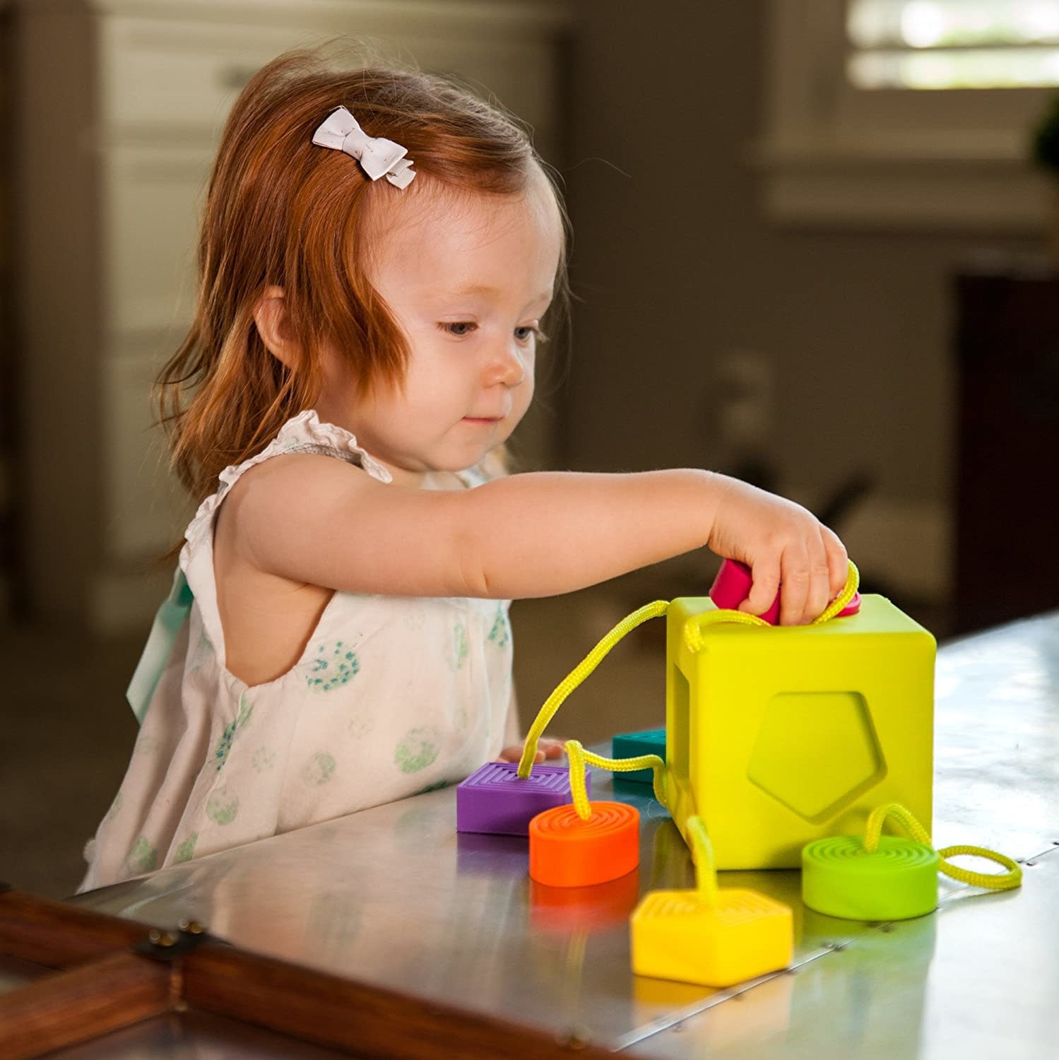 Oombee Cube by Fat Brain Toys