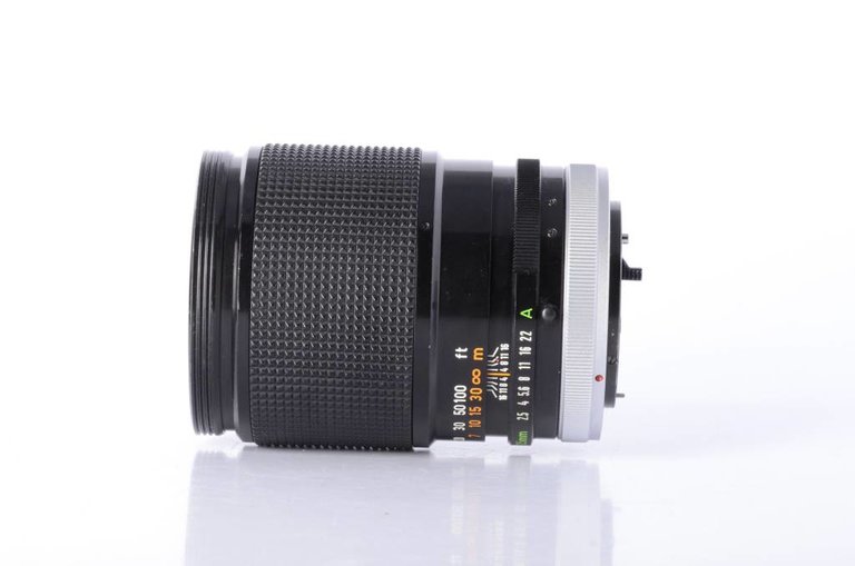 Canon Canon 135mm f/2.5 S.C. Lens