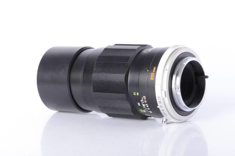 Minolta Minolta 200mm f/4.5 Telephoto Lens  *