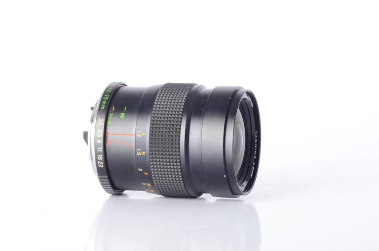 Yashica Yashica 42-75mm 3.5-4.5 Zoom Lens