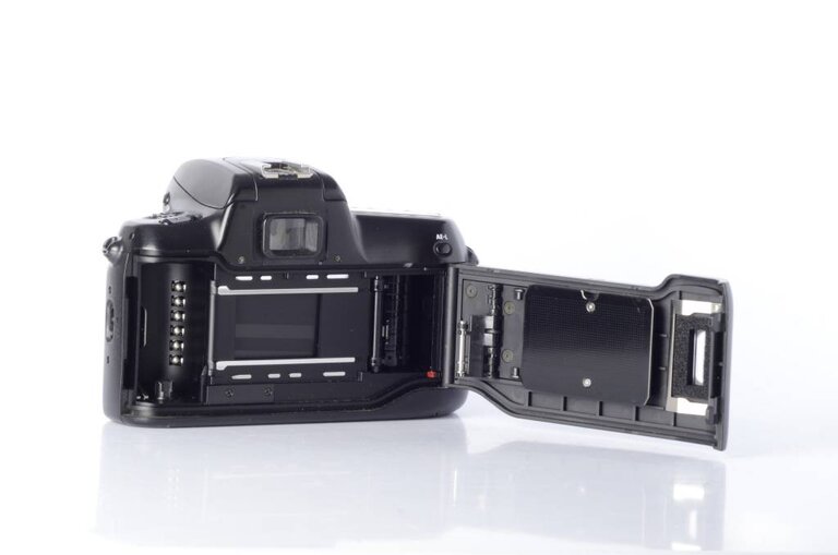 Nikon Nikon N50 / F50 35mm SLR Camera *