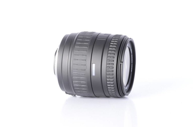Sigma Sigma 28-135mm f/3.8-5.6 Lens