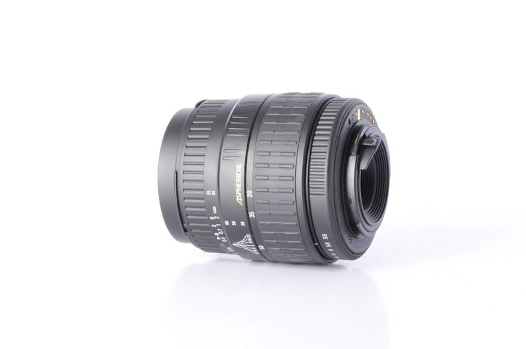 Sigma Sigma 28-80mm f/3.5-5.6