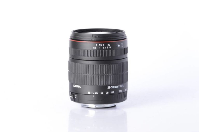 Sigma Sigma 28-300mm f/3.5-6.3 Lens SA Mount