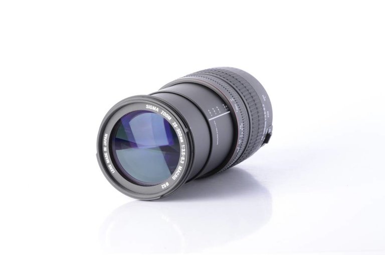Sigma Sigma 28-300mm f/3.5-6.3 Lens SA Mount