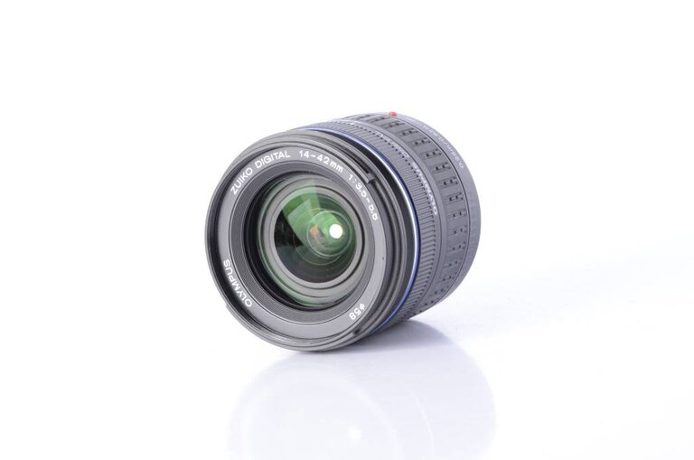 Olympus Olympus E-510 DSLR Camera w/ 14-42mm f/3.5-5.6 Lens *
