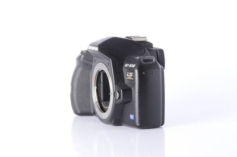 Olympus Olympus E-510 DSLR Camera w/ 14-42mm f/3.5-5.6 Lens *