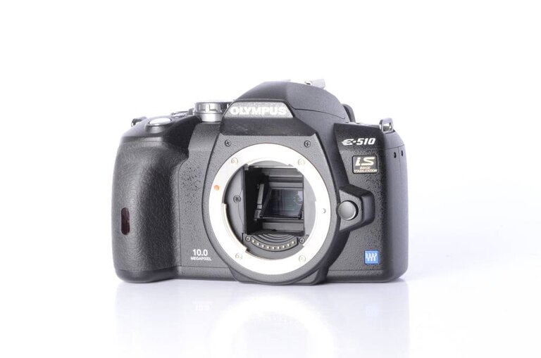 Olympus Olympus E-510 DSLR Camera w/ 14-42mm f/3.5-5.6 Lens *