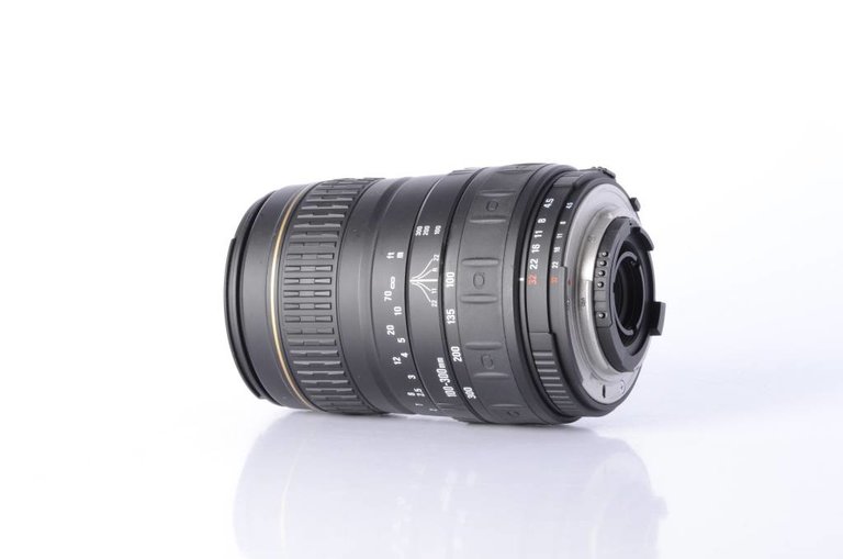 Quantaray QRay 100-300mm Lens