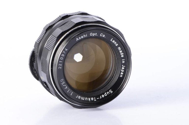 Pentax Asahi Super Takumar 50mm f/1.4 *