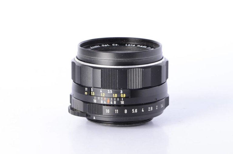 Pentax Asahi Super Takumar 50mm f/1.4 *