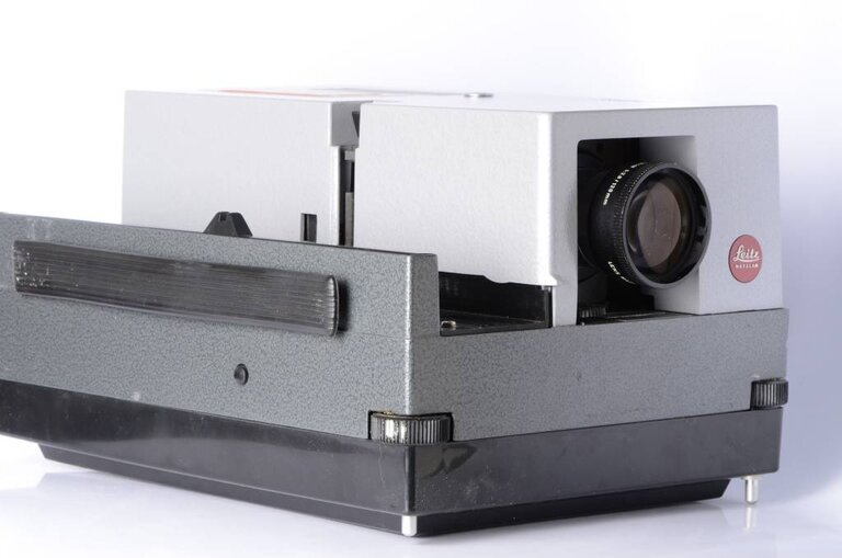 Leica Leica Pradovit Color 250 35mm Slide Projector