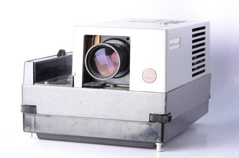 Leica Leica Pradovit Color 250 35mm Slide Projector