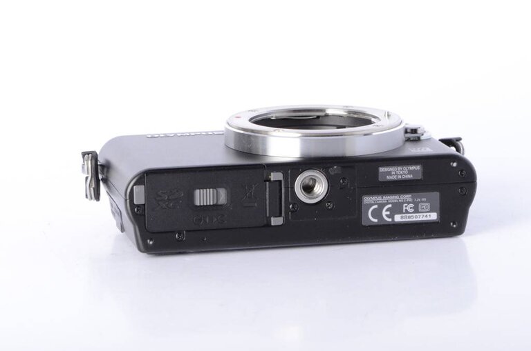 Olympus Olympus Pen Mini E-PM1 with Flash