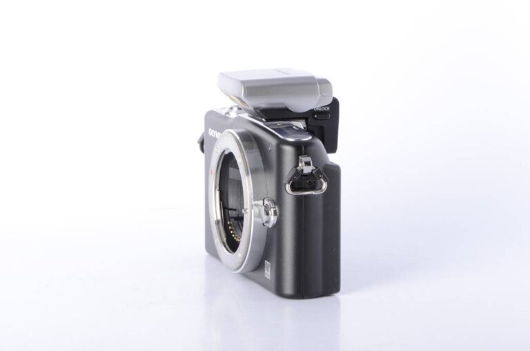 Olympus Olympus Pen Mini E-PM1 with Flash