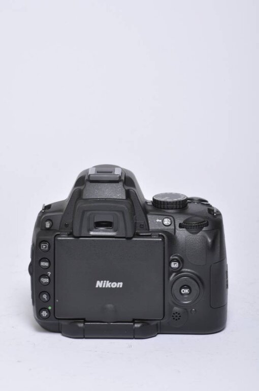 Nikon Nikon D5000 Digital SLR Body