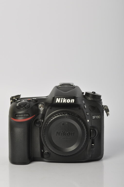 Nikon Nikon D7100 Camera Body 24.1mp USED