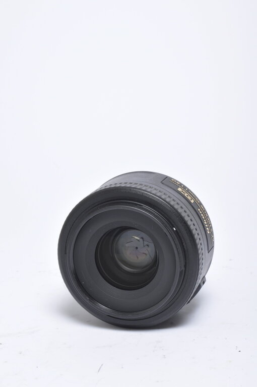 Nikon Nikon Nikkor 35mm f/1.8 G AF-S DX Autofocus Lens for APS-C Sensor DSLR, Black {52}