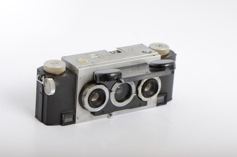 Stereo Realist Camera*