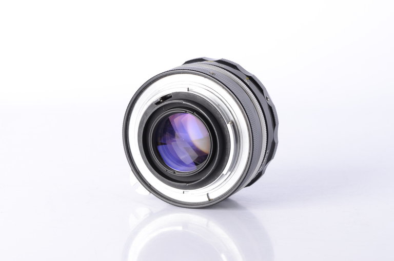 Nikon Nikon Nippon Kogaku 50mm f/2 Nikkor-H Non AI *