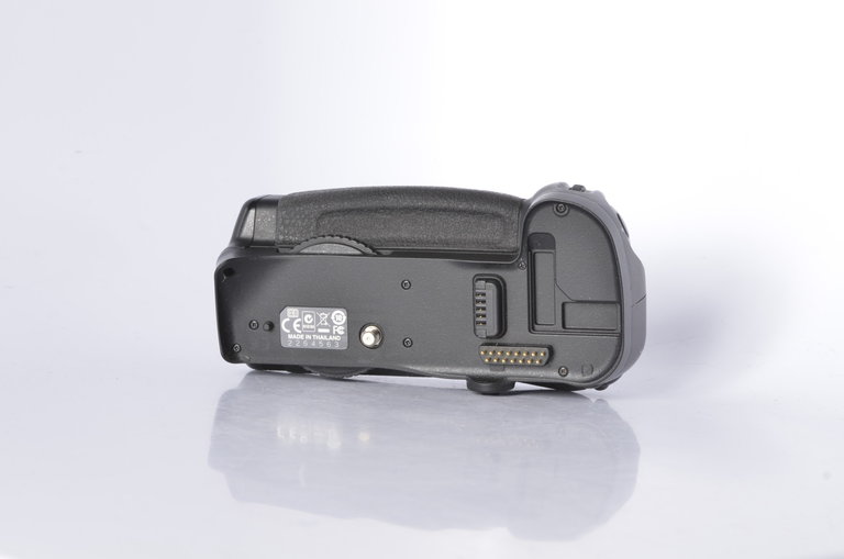 Nikon Nikon MB-D10 Multi Function Battery Pack for D700, D300, D300s