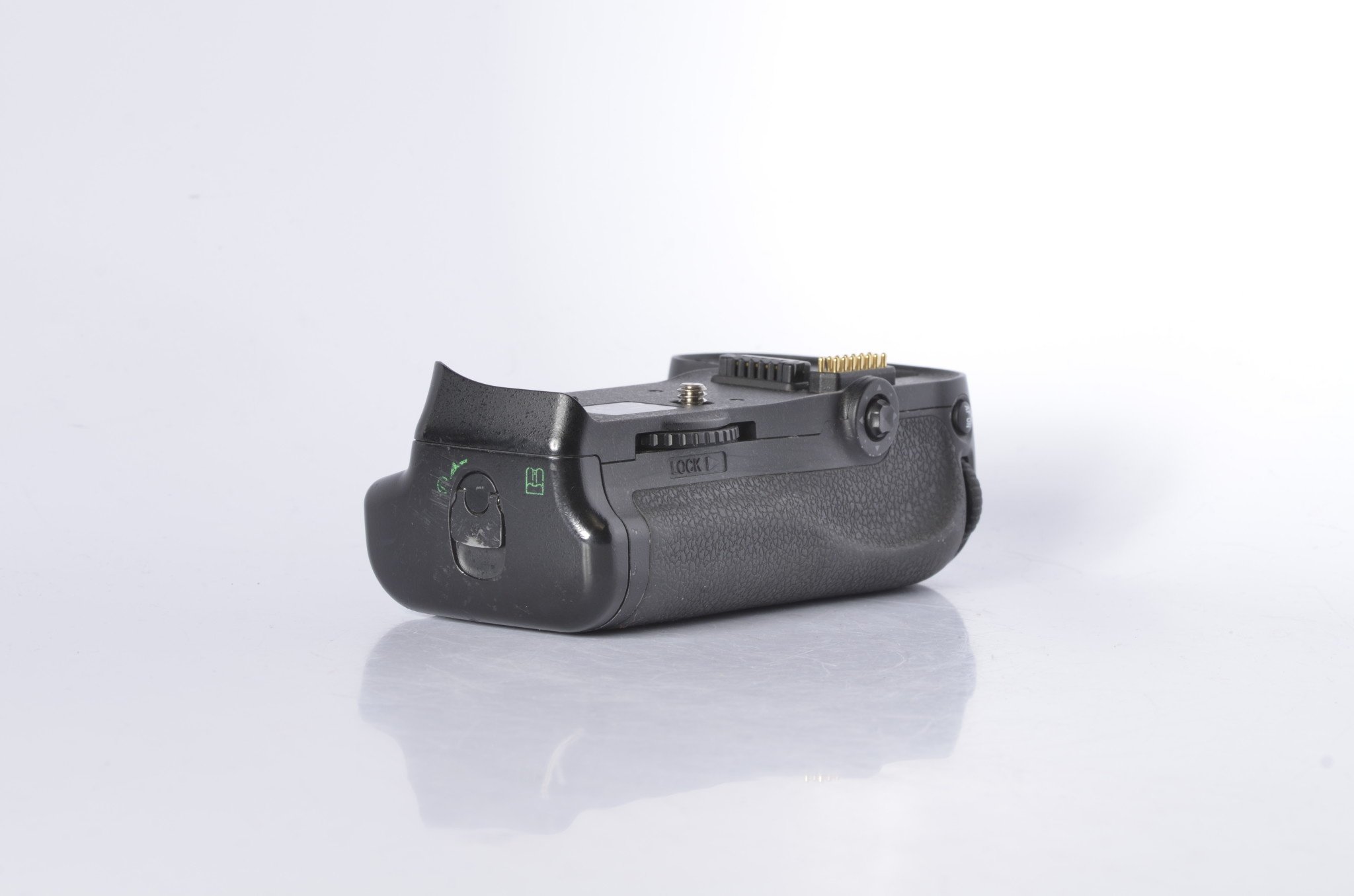 Nikon Nikon MB-D10 Multi Function Battery Pack for D700